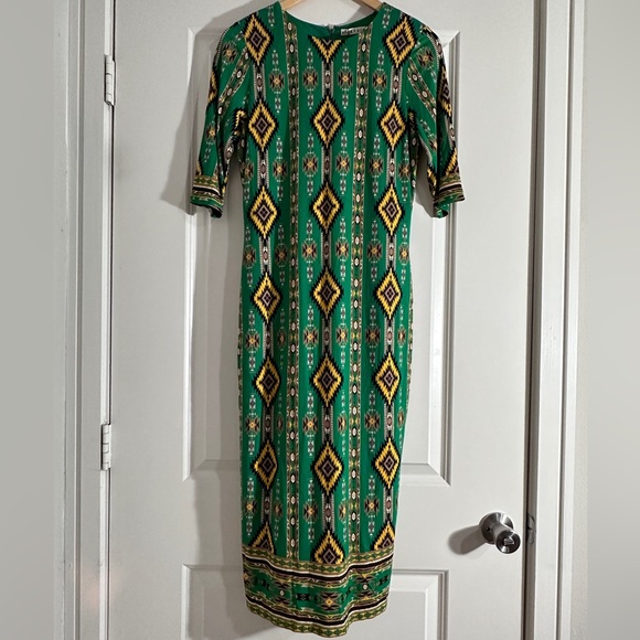 Alice + Olivia Dresses & Skirts - alice + olivia Delora Mystic ikat sheath dress. SIZE 12 NWT